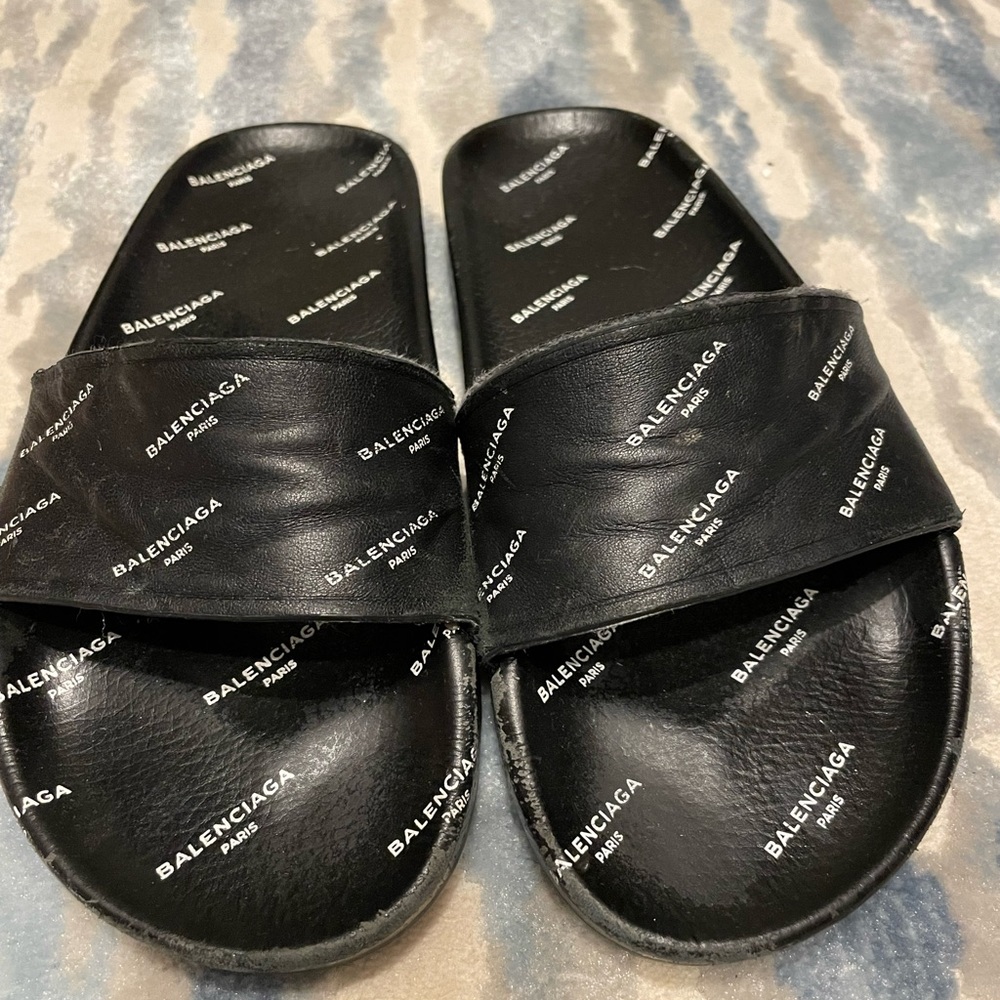 Balenciaga logo slides